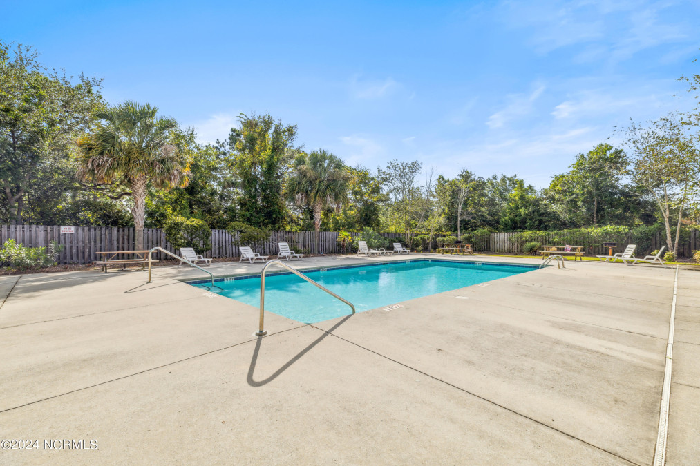 632 Condo Club Dr Wilmington, NC 28412