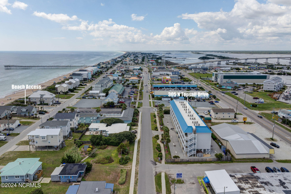 305 Topsail Dr Surf City, NC 28445