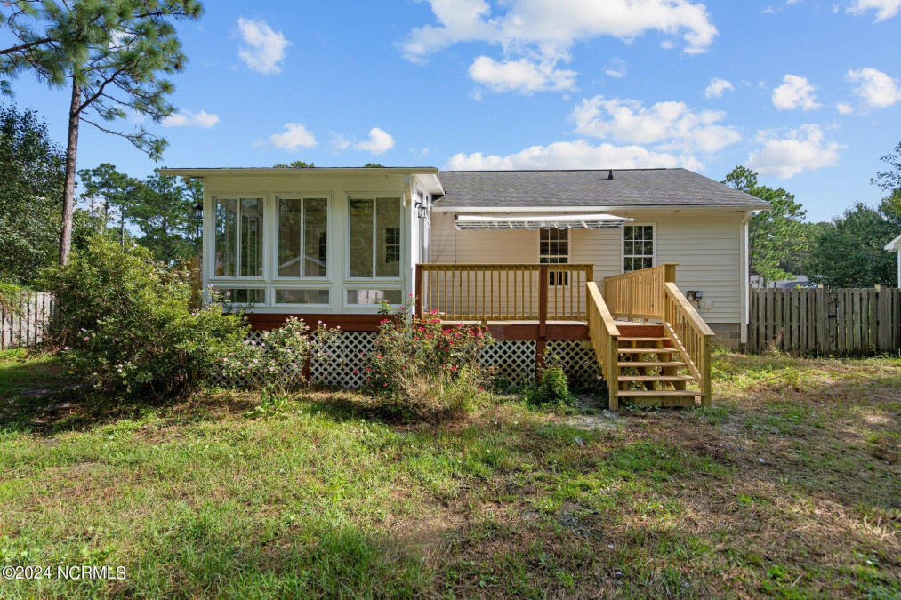 291 Pine Lake Rd Southport, NC 28461