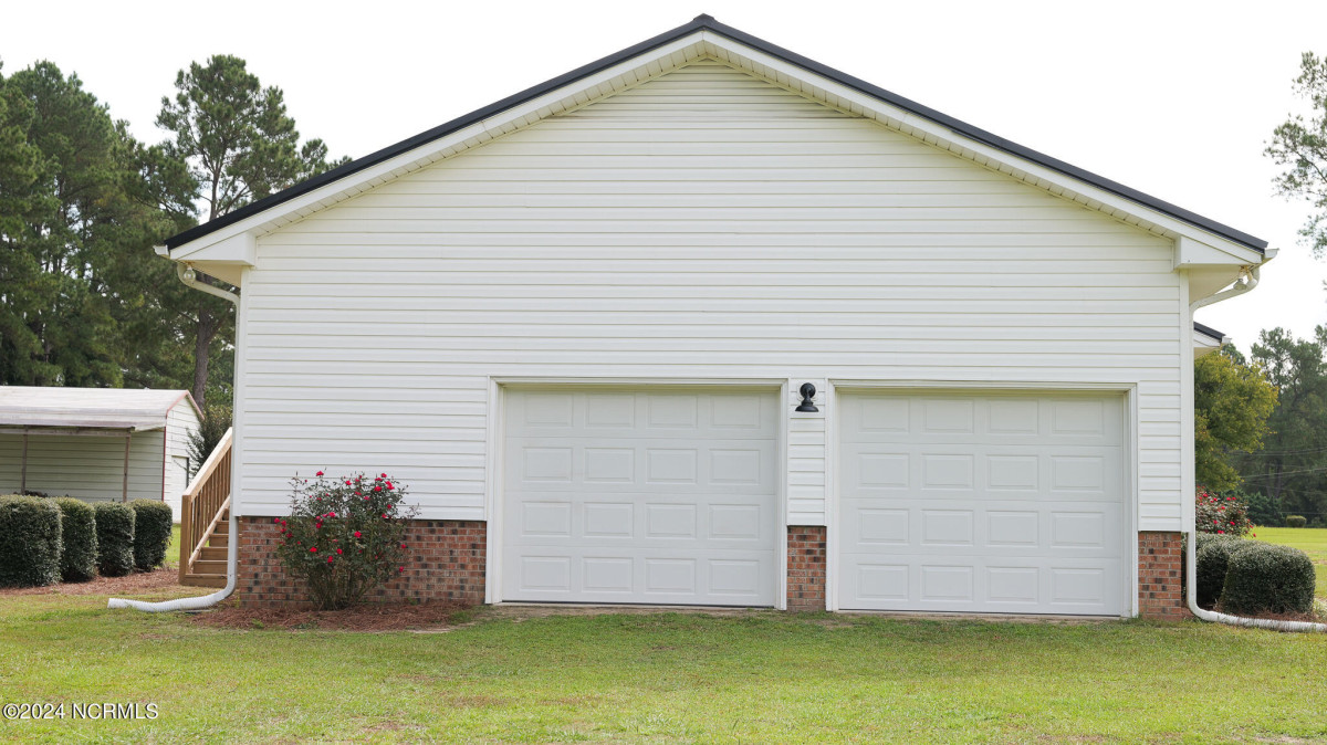 208 Old Lumberton Rd Whiteville, NC 28472