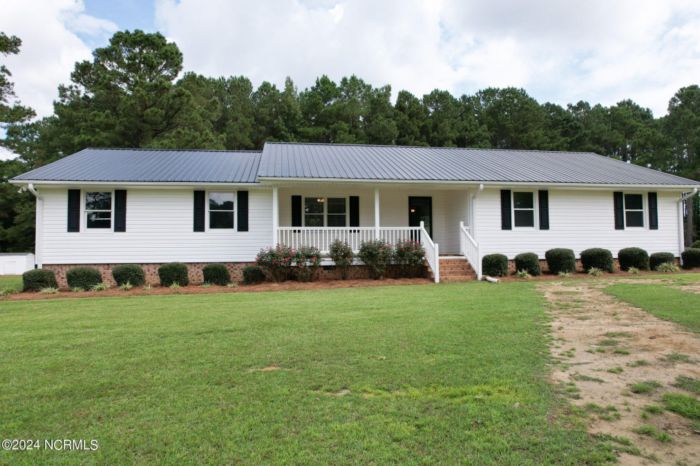 208 Old Lumberton Rd Whiteville, NC 28472