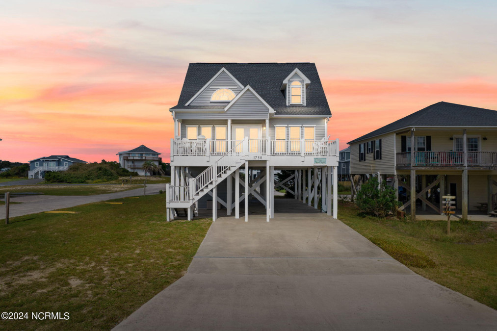 1730 Dolphin Dr Oak Island, NC 28465