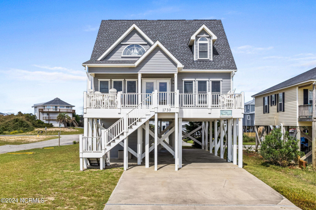 1730 Dolphin Dr Oak Island, NC 28465