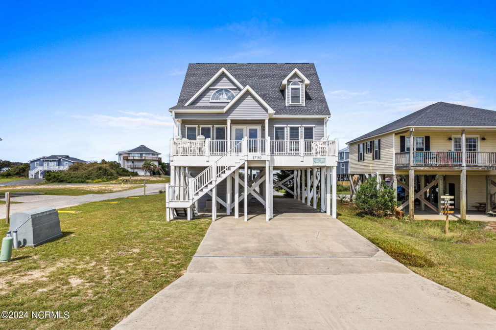 1730 Dolphin Dr Oak Island, NC 28465