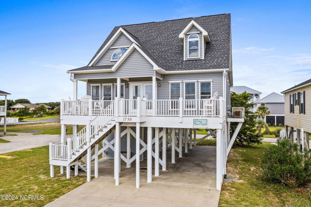 1730 Dolphin Dr Oak Island, NC 28465