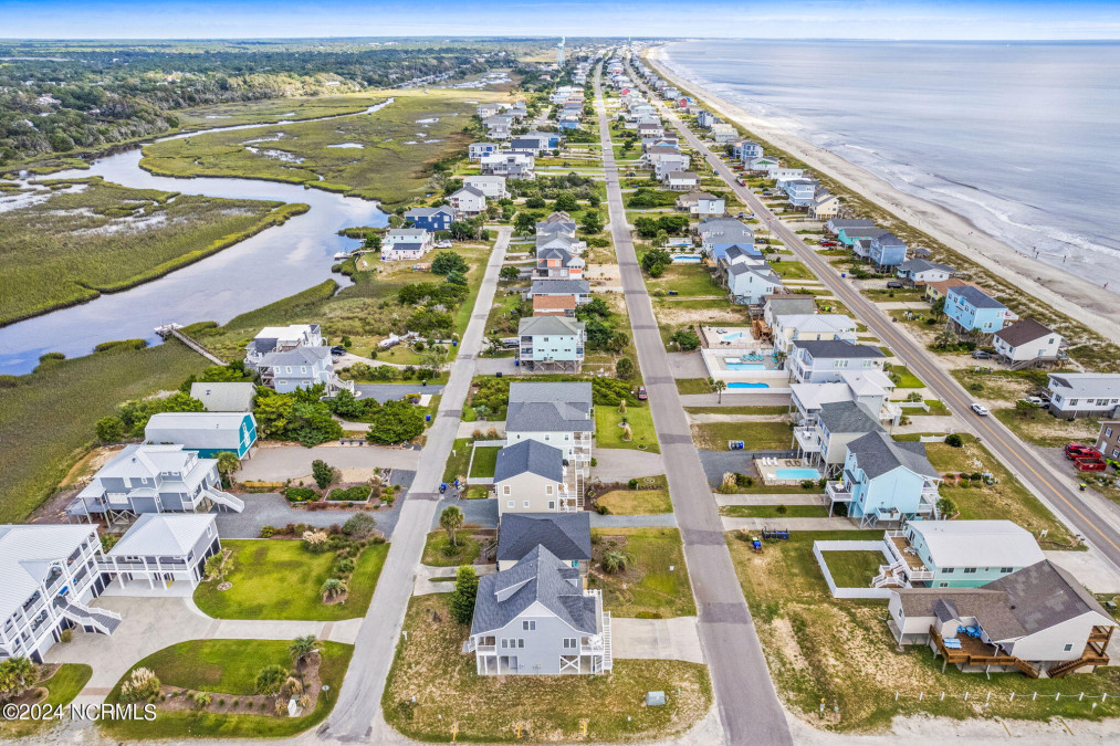 1730 Dolphin Dr Oak Island, NC 28465