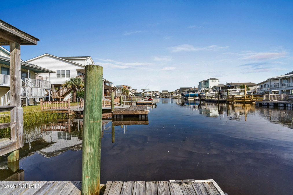 108 Burlington St Holden Beach, NC 28462