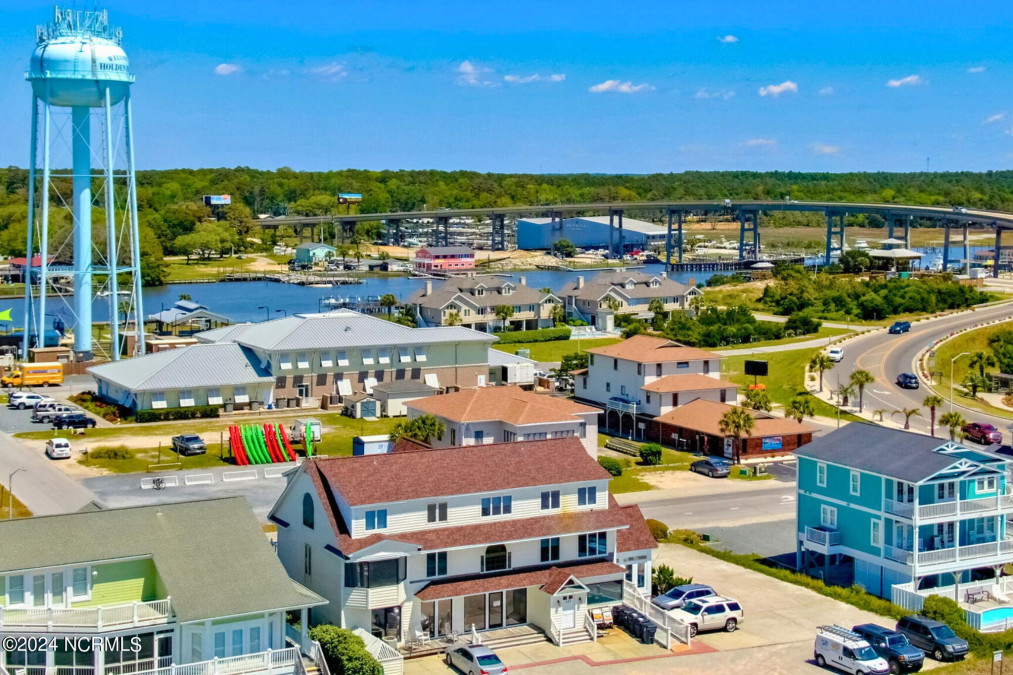 108 Burlington St Holden Beach, NC 28462