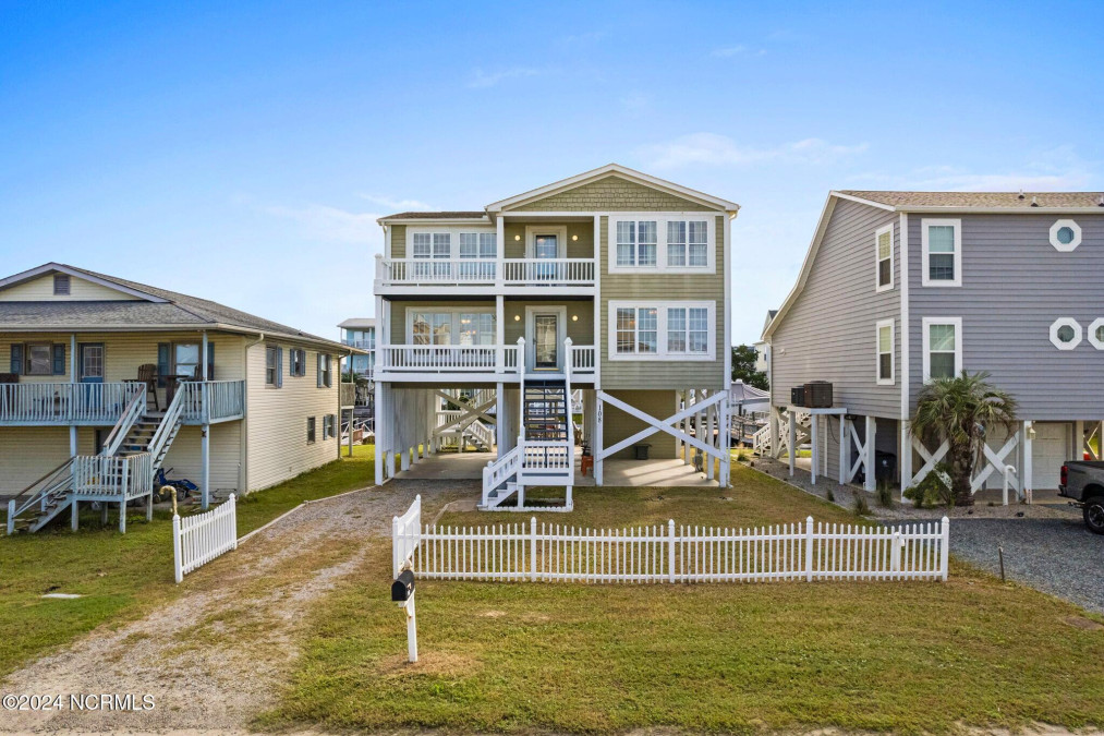 108 Burlington St Holden Beach, NC 28462