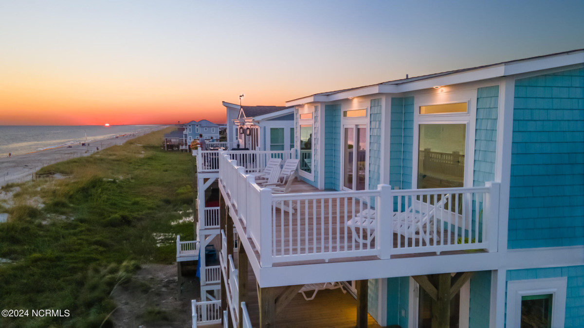 5223 Beach Dr Oak Island, NC 28465