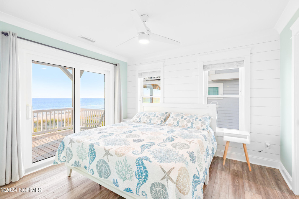 5223 Beach Dr Oak Island, NC 28465