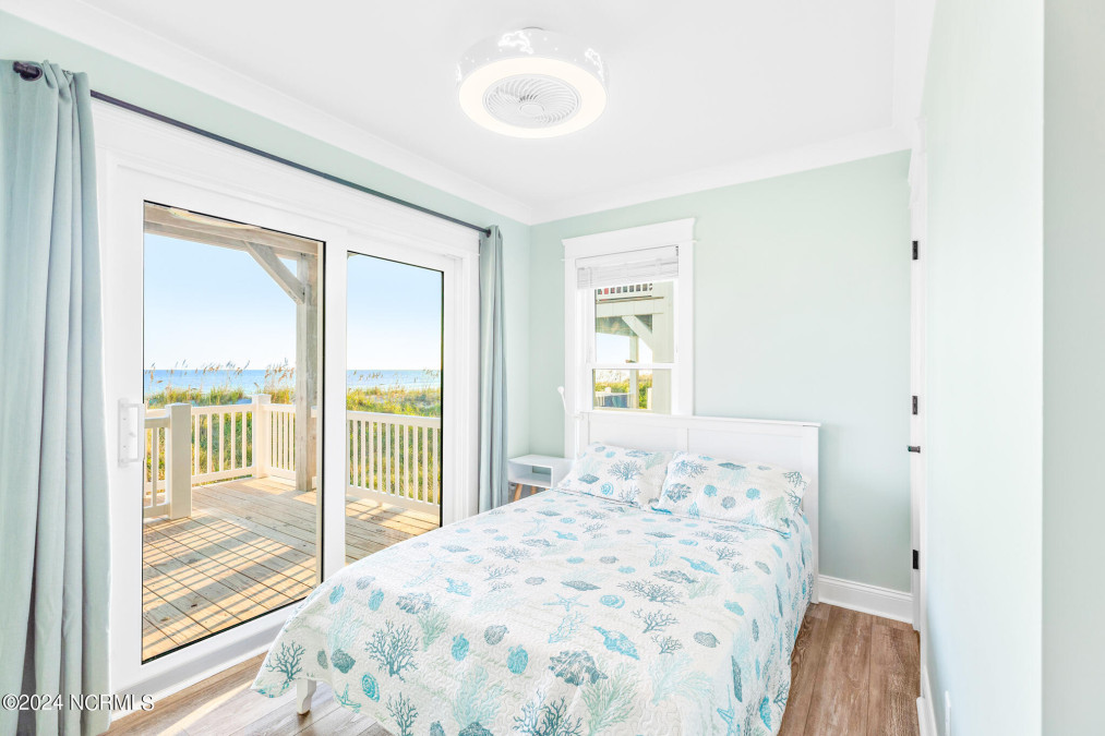 5223 Beach Dr Oak Island, NC 28465