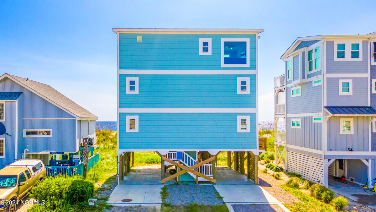 5223 Beach Dr Oak Island, NC 28465