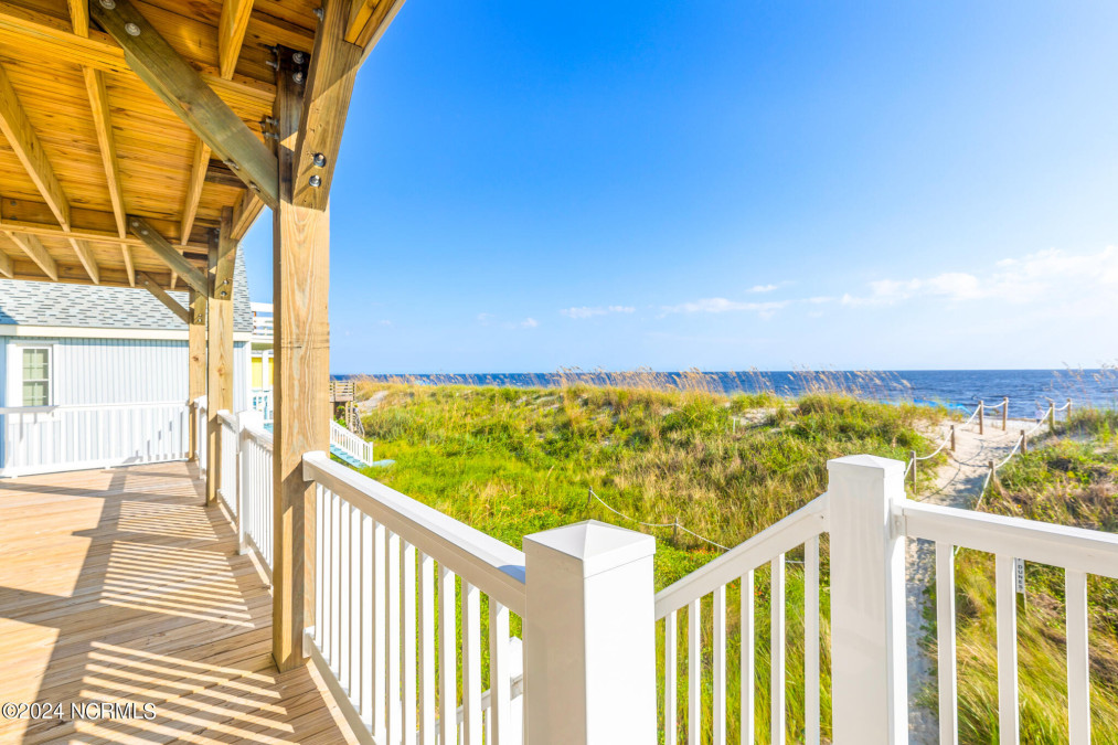 5223 Beach Dr Oak Island, NC 28465