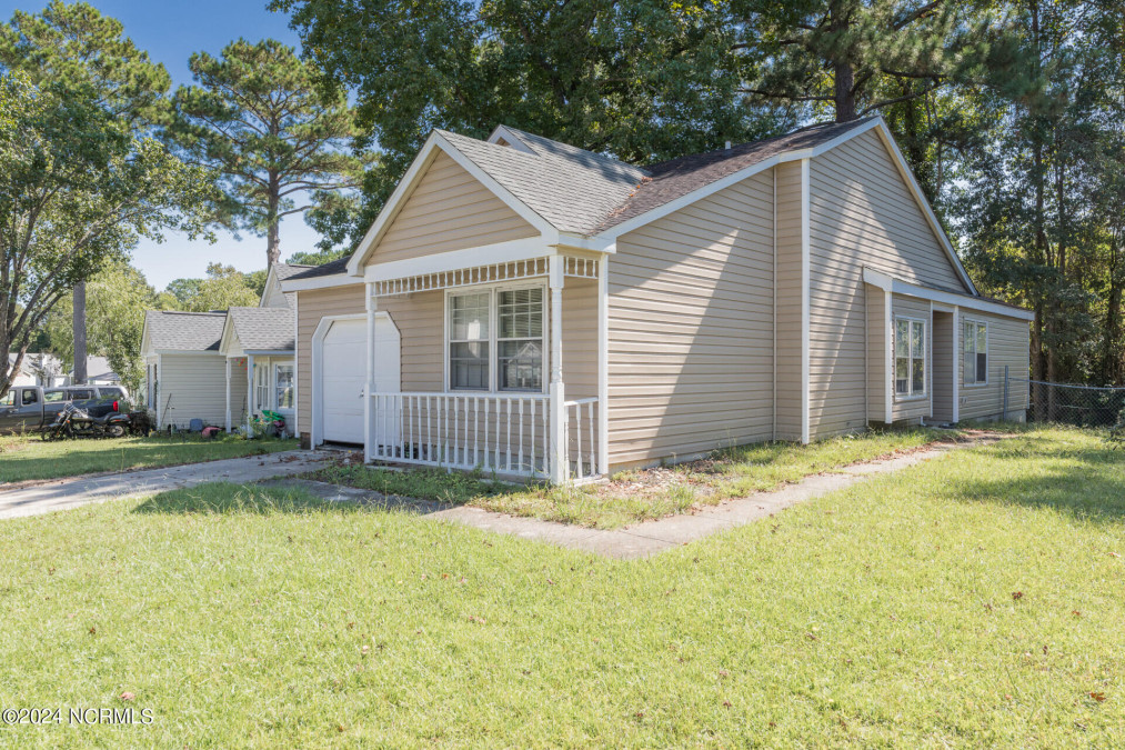 115 Mulberry Ln Jacksonville, NC 28546