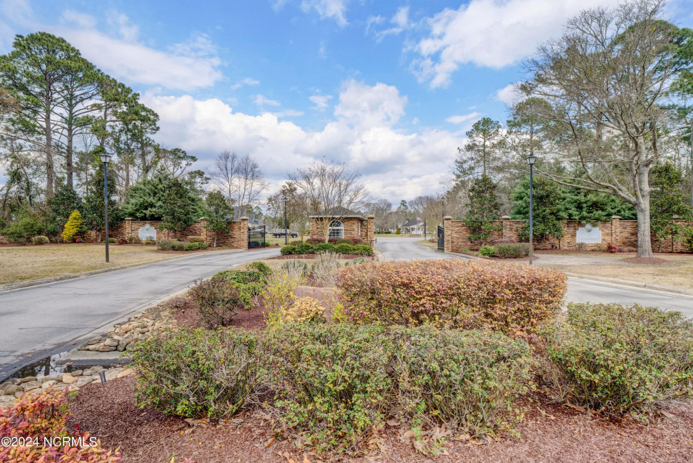 102 Shore Ct Sneads Ferry, NC 28460