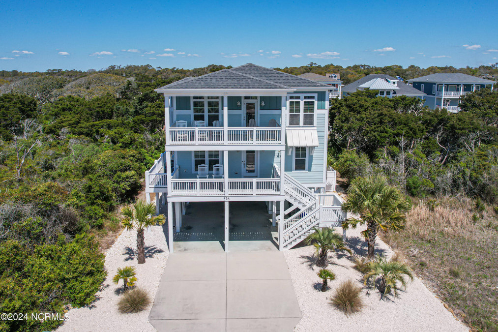 516 Dolphin Dr Oak Island, NC 28465