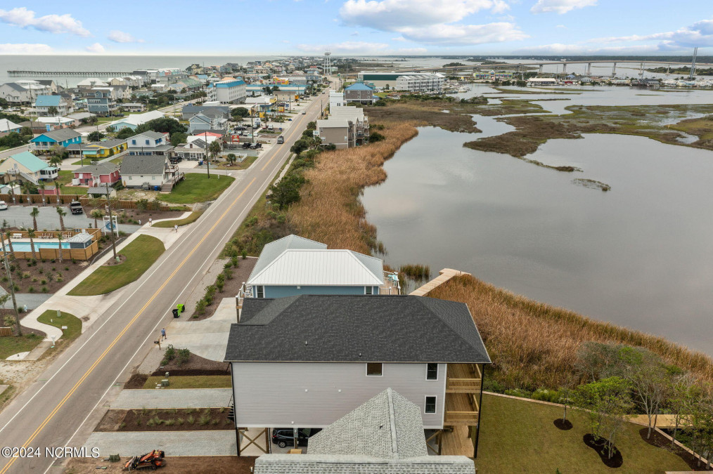 415 New River Dr Surf City, NC 28445