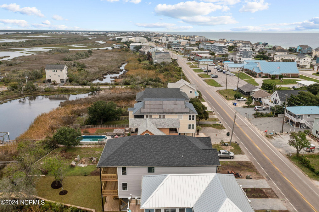 415 New River Dr Surf City, NC 28445