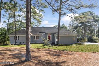 27 Deerwood Ct Pinehurst, NC 28374