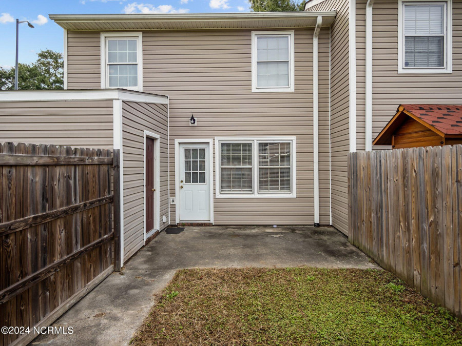 109 King George Ct Jacksonville, NC 28546