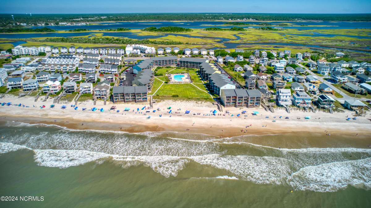 918 New River Dr Surf City, NC 28445