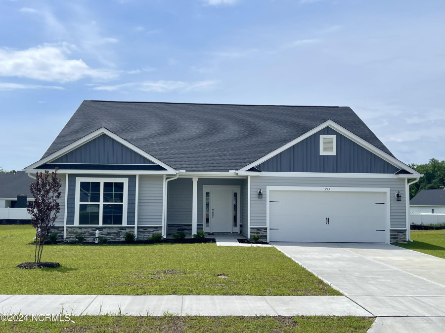 442 Seashore St Grimesland, NC 27837