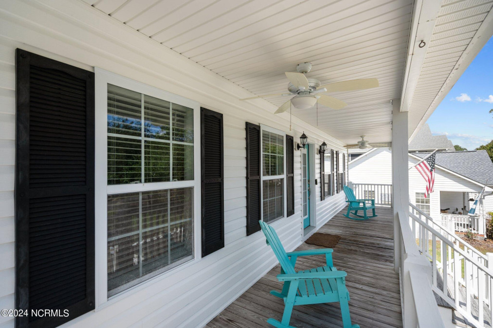 211 41st St Oak Island, NC 28465