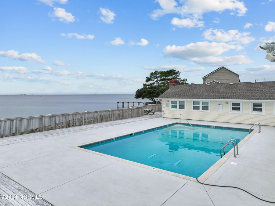 121 Danube St Nags Head, NC 27959