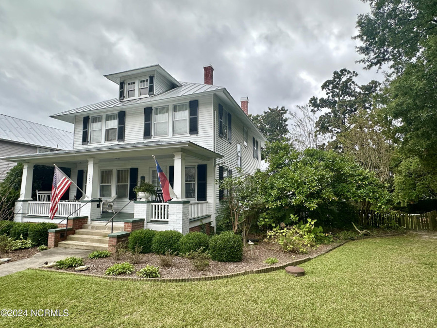 207 Eden St Edenton, NC 27932