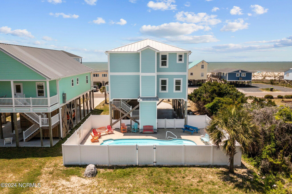 3514 Beach Dr Oak Island, NC 28465