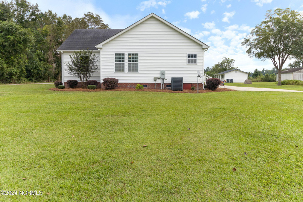 125 Trails End Ln Whiteville, NC 28472