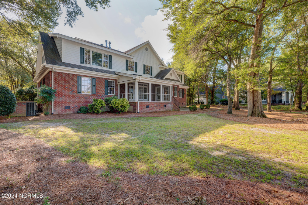 140 River Woods Dr Wallace, NC 28466