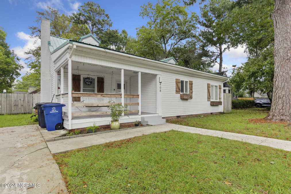 408 Bordeaux St Jacksonville, NC 28540