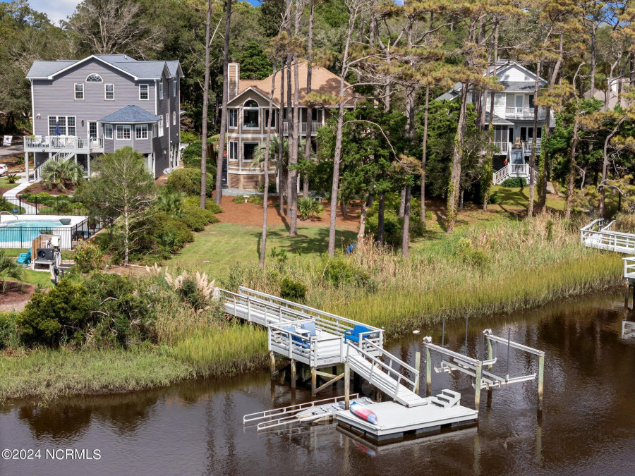 114 21st St Oak Island, NC 28465