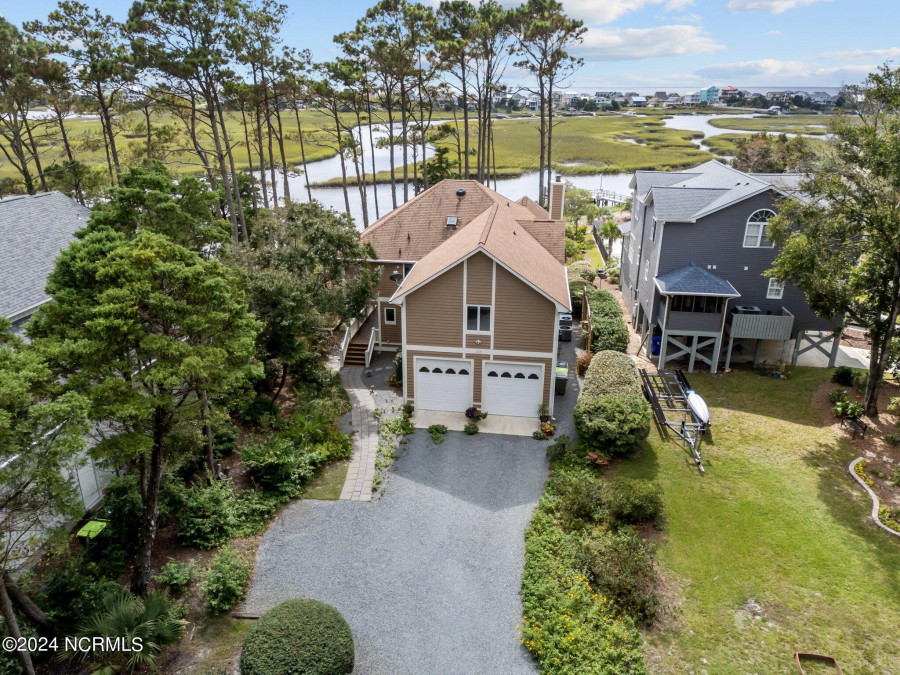 114 21st St Oak Island, NC 28465