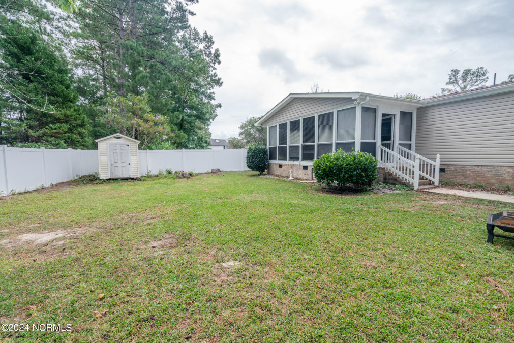 827 Bogie Ln Carolina Shores, NC 28467