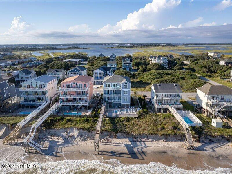 37 Porpoise Pl North Topsail Beach, NC 28460