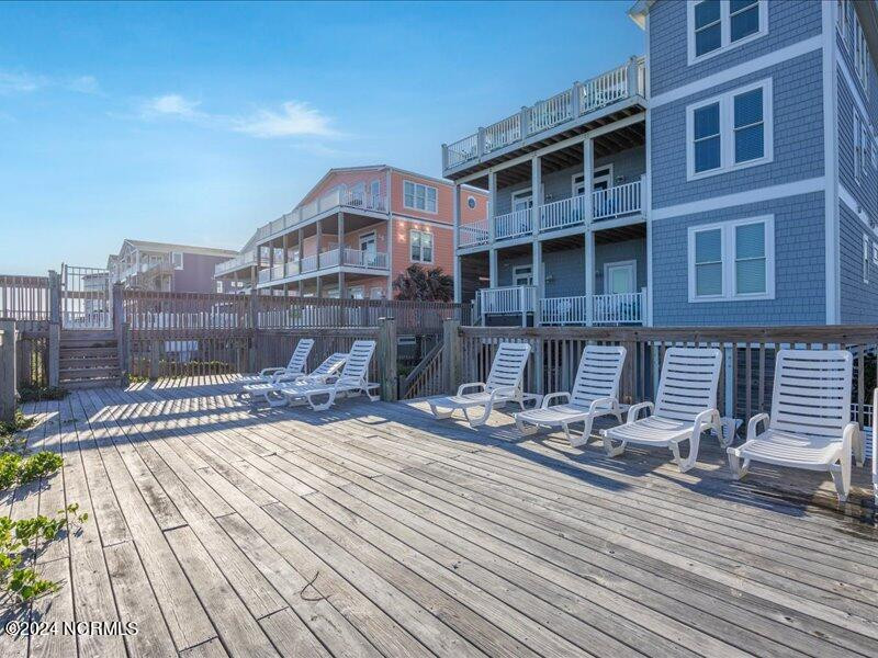 37 Porpoise Pl North Topsail Beach, NC 28460