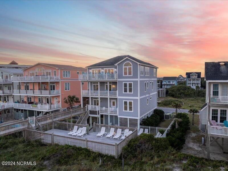 37 Porpoise Pl North Topsail Beach, NC 28460