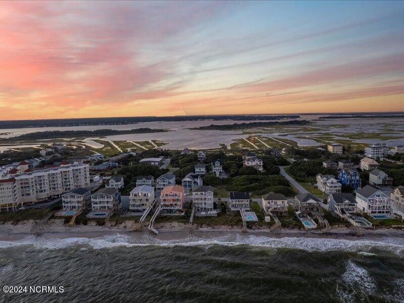 37 Porpoise Pl North Topsail Beach, NC 28460