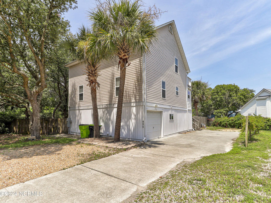 402 Tahiti Ct Carolina Beach, NC 28428