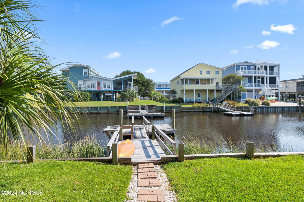 415 Sailfish St Sunset Beach, NC 28468