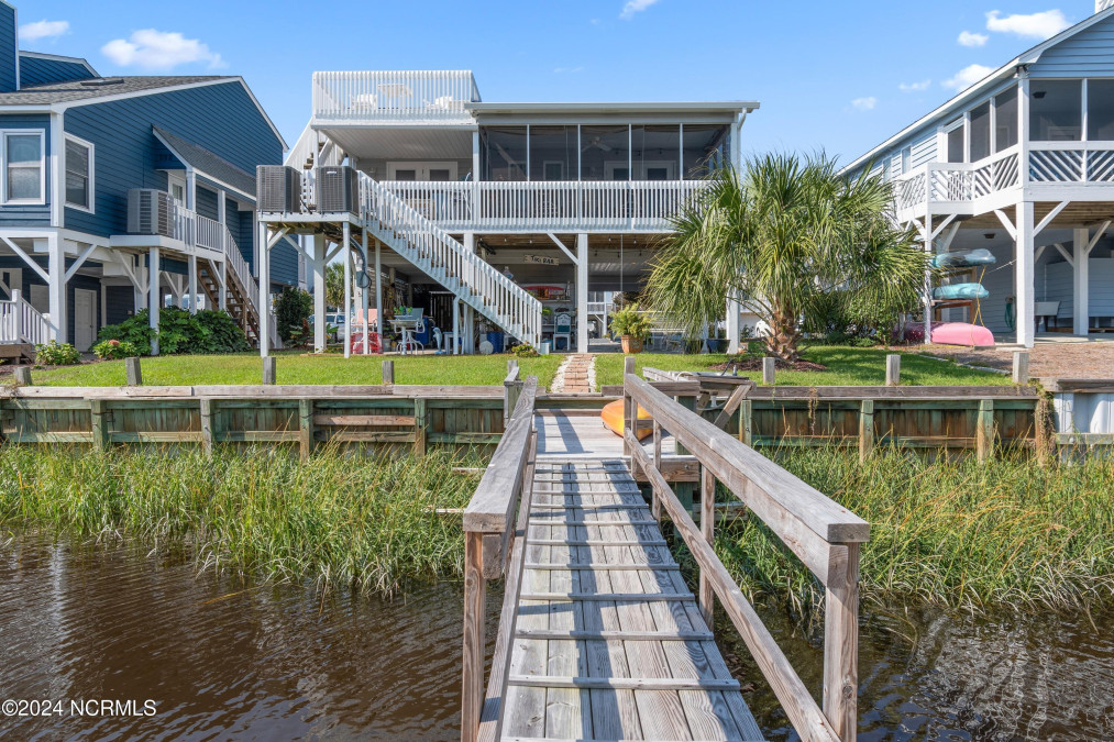 415 Sailfish St Sunset Beach, NC 28468