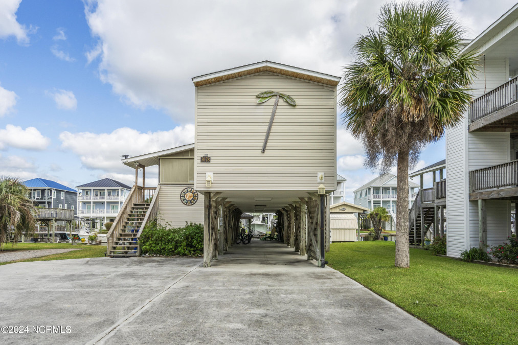 3078 3rd St Surf City, NC 28445