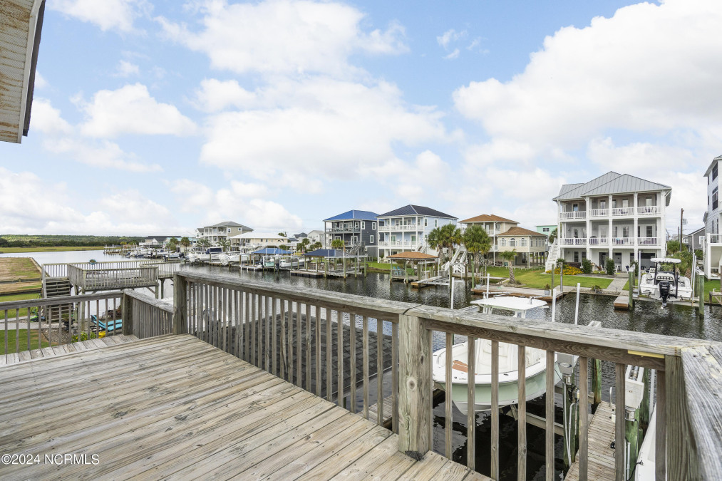 3078 3rd St Surf City, NC 28445