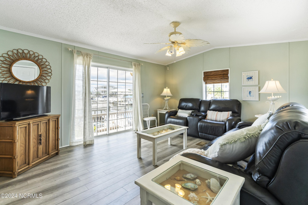 3078 3rd St Surf City, NC 28445