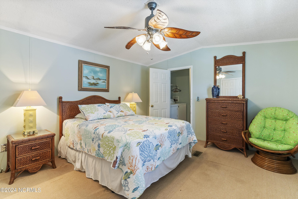 3078 3rd St Surf City, NC 28445