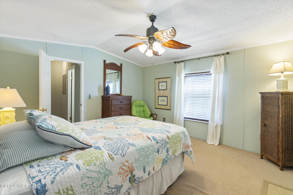 3078 3rd St Surf City, NC 28445