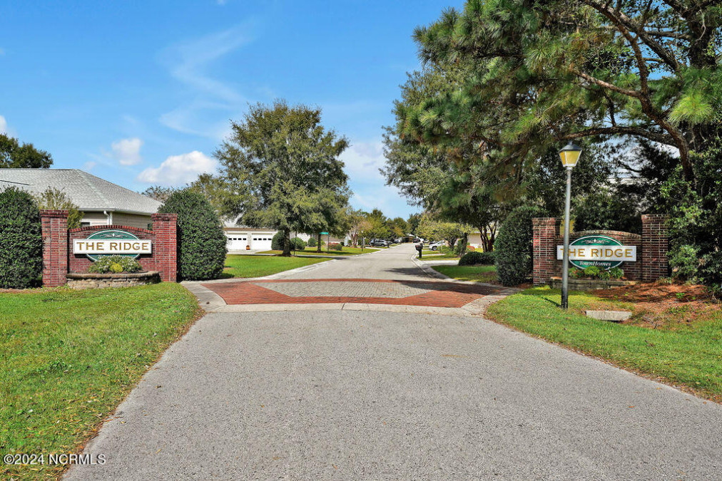 37 Forest Oaks Dr Southport, NC 28461